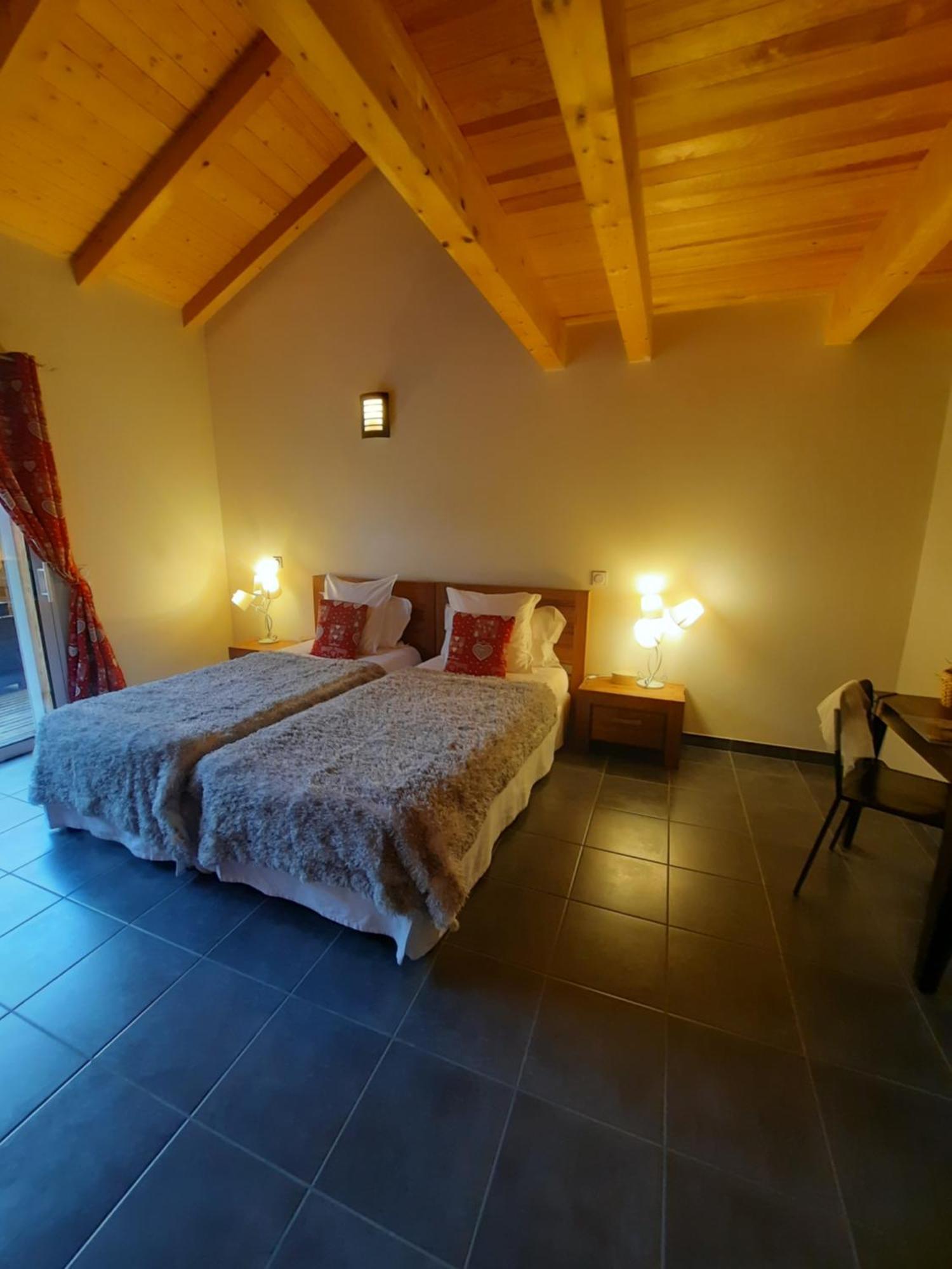 Au Coeur Des Lacs - Chambres D'Hotes Gerardmer Room photo